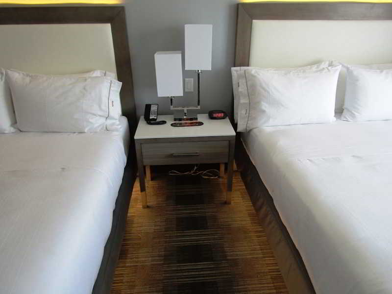 Holiday Inn Express & Suites San Diego - Mission Valley By Ihg Екстериор снимка