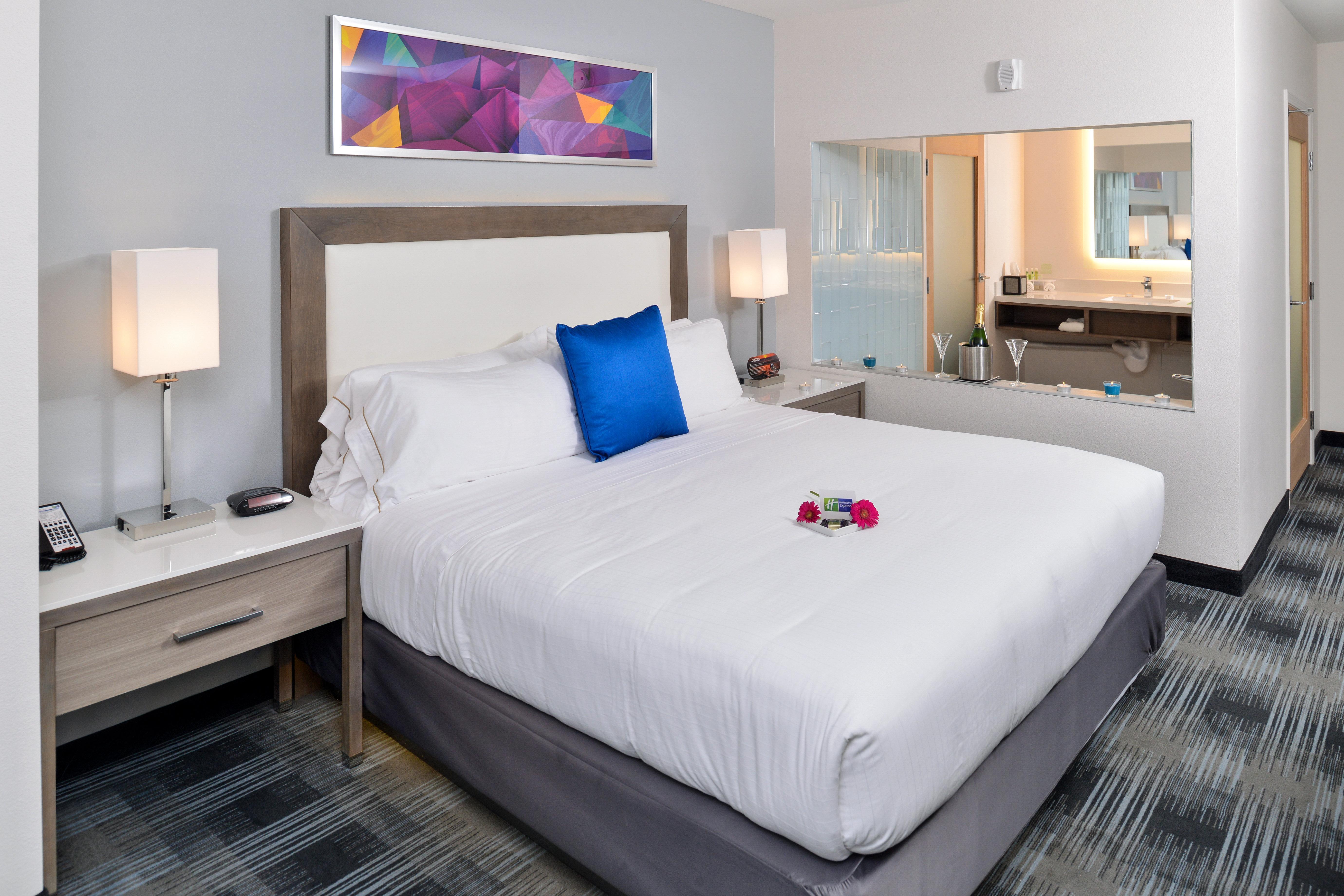 Holiday Inn Express & Suites San Diego - Mission Valley By Ihg Екстериор снимка