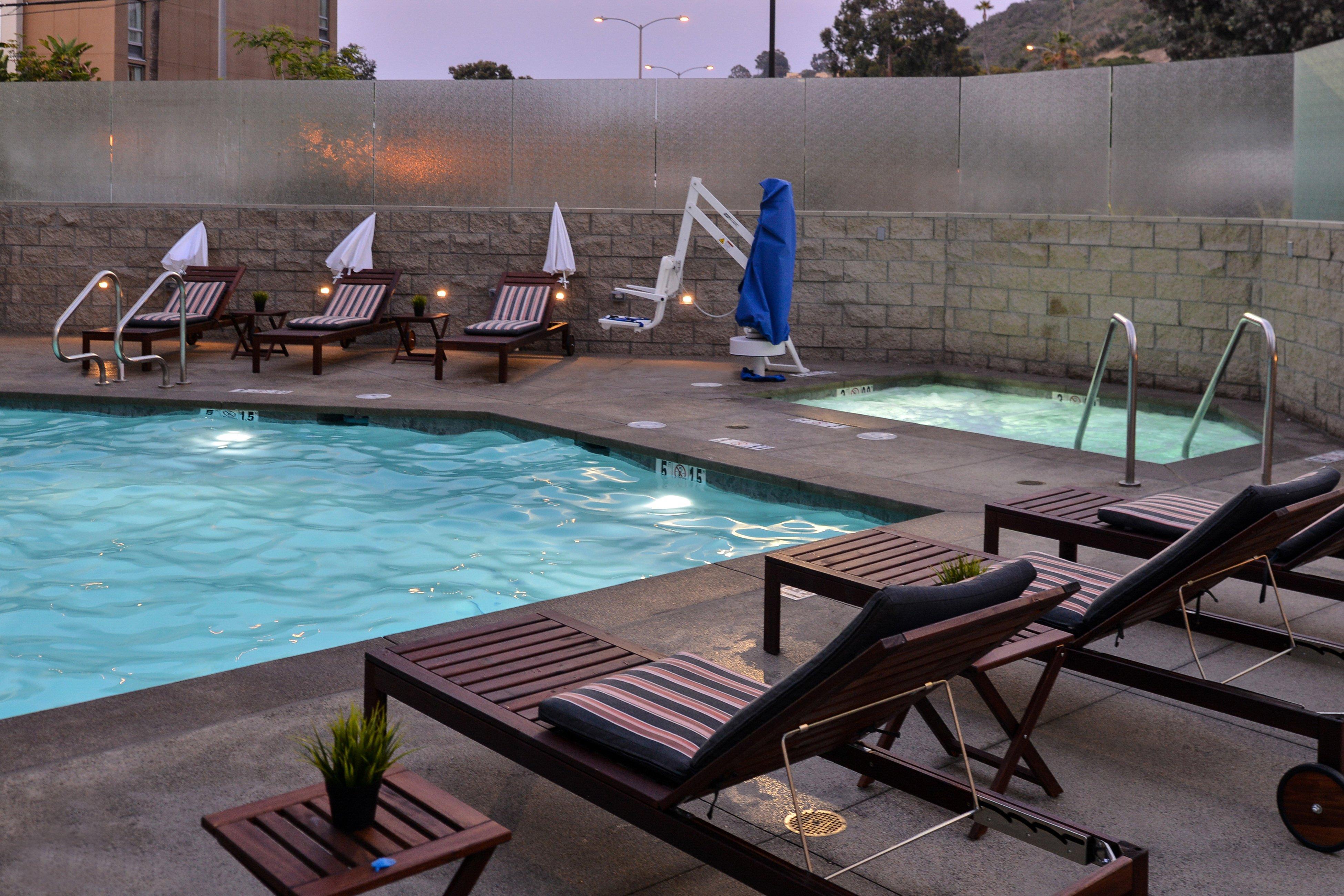 Holiday Inn Express & Suites San Diego - Mission Valley By Ihg Екстериор снимка
