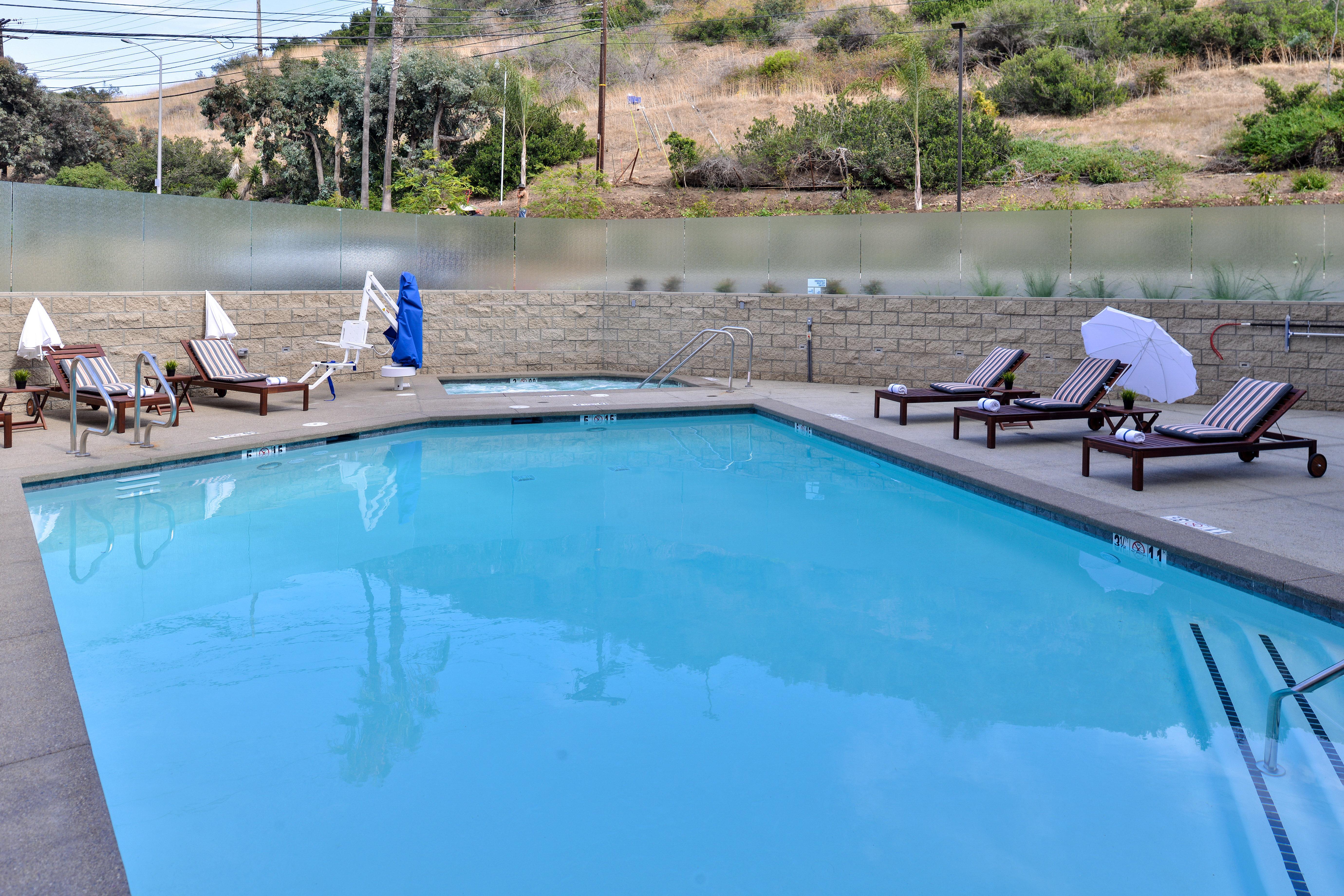 Holiday Inn Express & Suites San Diego - Mission Valley By Ihg Екстериор снимка