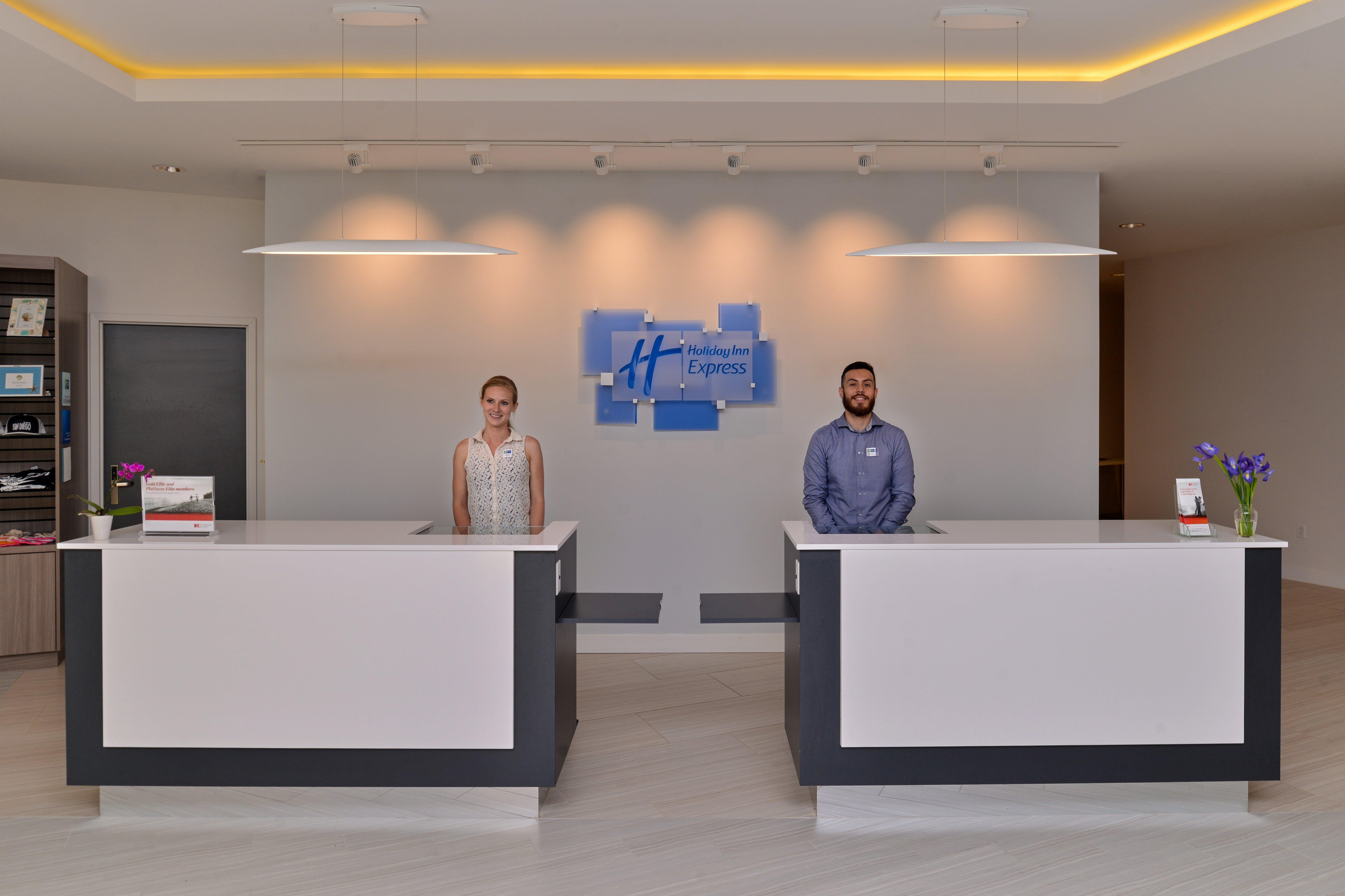 Holiday Inn Express & Suites San Diego - Mission Valley By Ihg Екстериор снимка