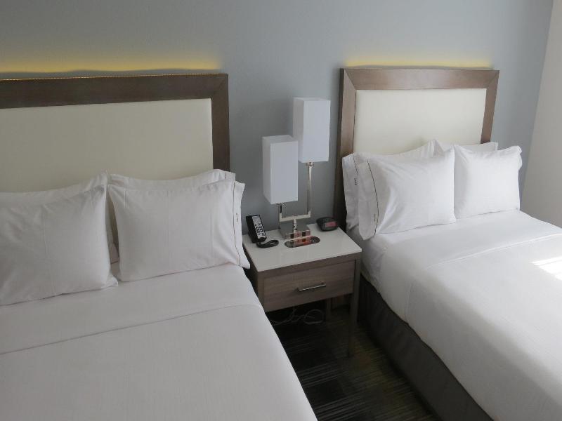 Holiday Inn Express & Suites San Diego - Mission Valley By Ihg Екстериор снимка